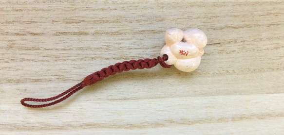 ★象牙小根付　正絹紐　桃（作家物）Y-16※※ 