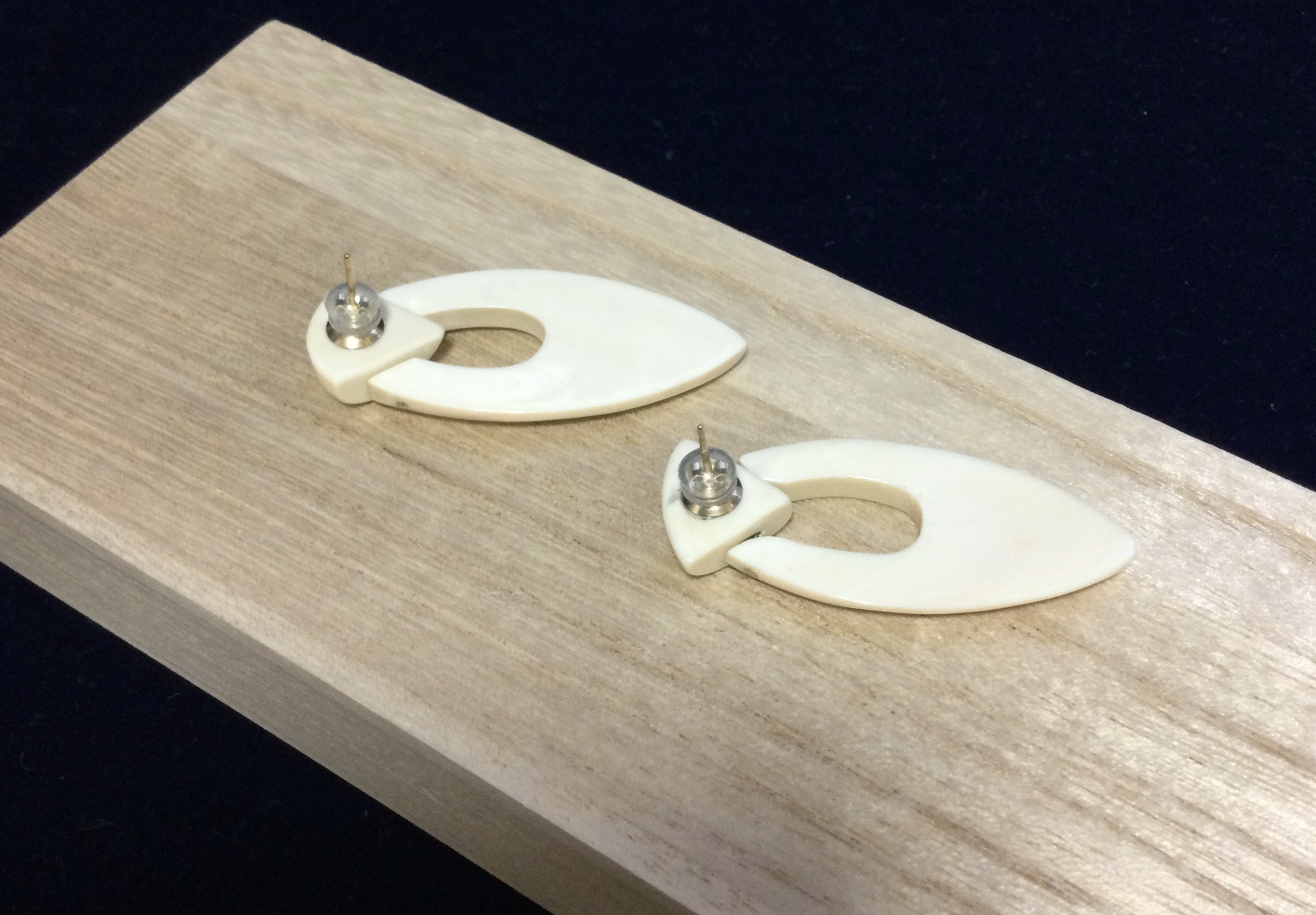 ☆本象牙ピアス（14kgf使用）※A-37a☆