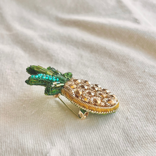こり パイナップル レモンビーズ刺繍 ブローチ ハンドメイドアクセサリ こり パイナップル レモンビーズ刺繍 ブローチ ハンドメイド