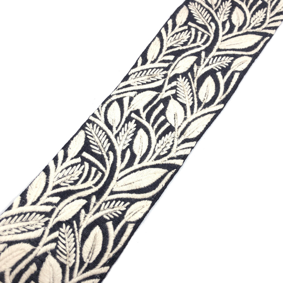 【50cm単位】ホワイトリーフ  インド刺繍リボンハンドメイド材料　りぼん素材 1枚目の画像