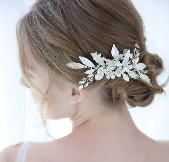 ヘアアクセサリー　ヘッドドレス　ウェディング　結婚式　　お花　シルバー9/23 1枚目の画像