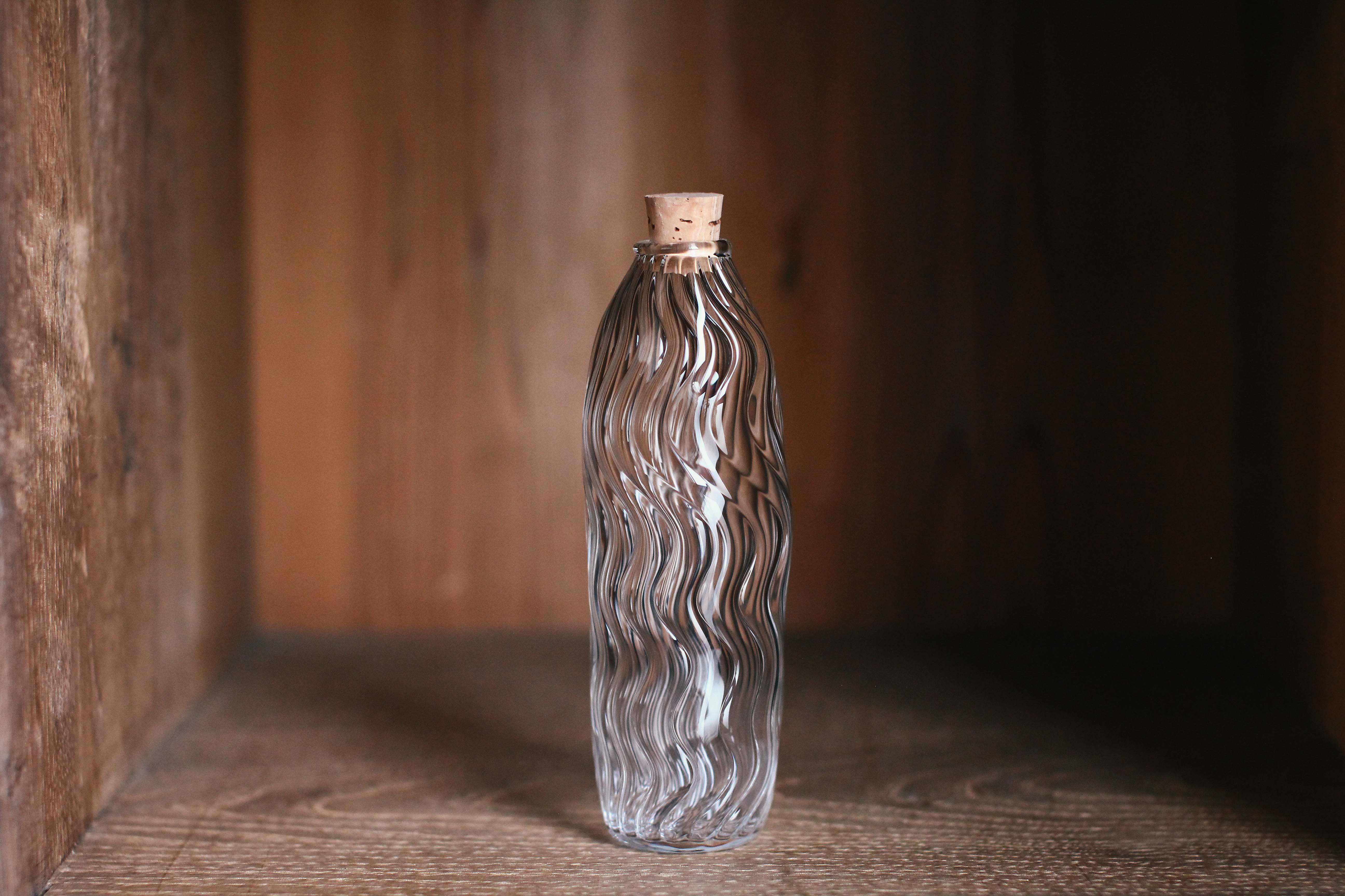 [ Wave Bottle ] 手作りガラス瓶 ・ 透明 クリアガラス 調味料入れ