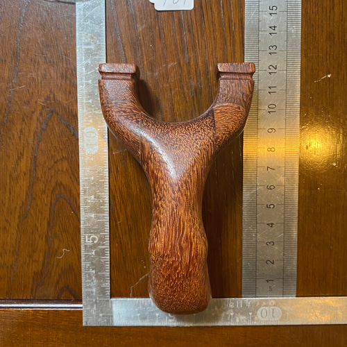 鉄刀木（タガヤサン）製のカタパルト 彫刻 庵野 吽 通販 15738529