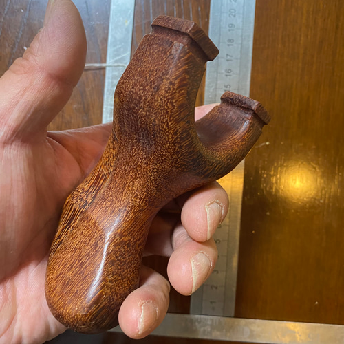 鉄刀木（タガヤサン）製のカタパルト 彫刻 庵野 吽 通販 15738529
