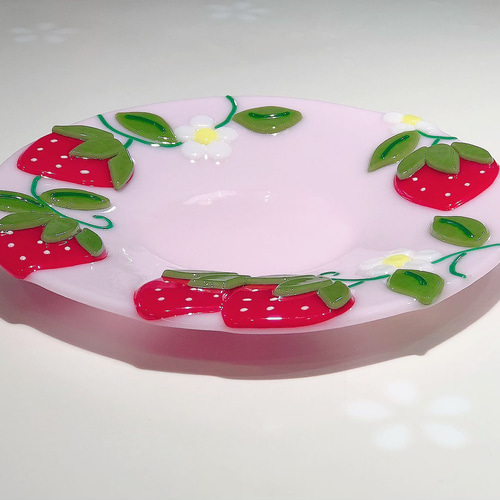 フジ様オーダー品】いちごのお皿 大皿 petit chou chou 通販
