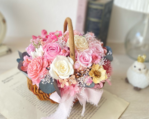 優しさあふれるフラワーバスケット（再販） プリザーブドフラワー 花の