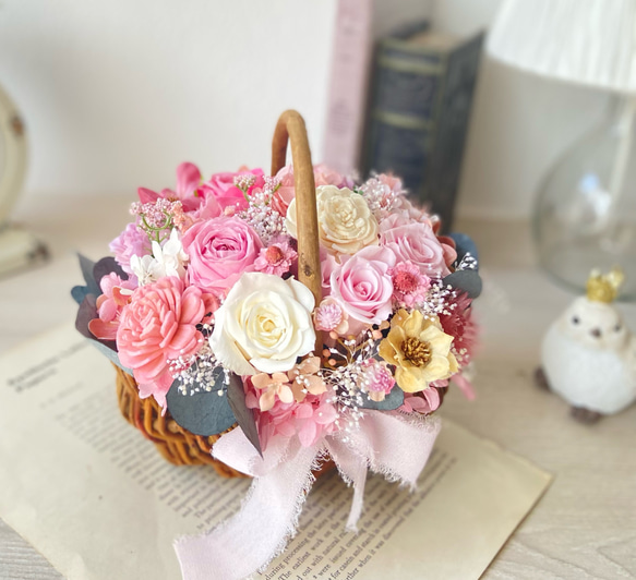 優しさあふれるフラワーバスケット（再販） プリザーブドフラワー 花の