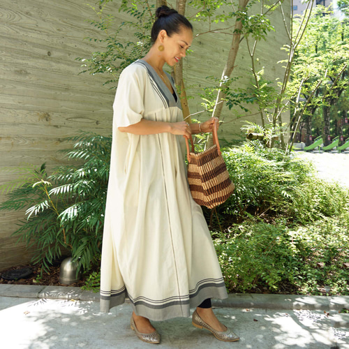 23ss 美品 雅姫さん着用 Cloth&Cross Vネックカフタンワンピース