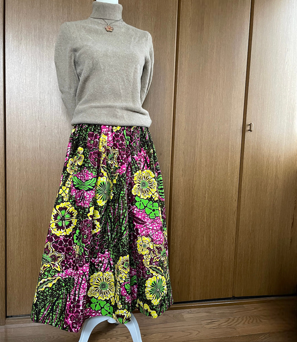 アフリカ布　ギャザースカート　ロングスカート　フラワープリント 1枚目の画像