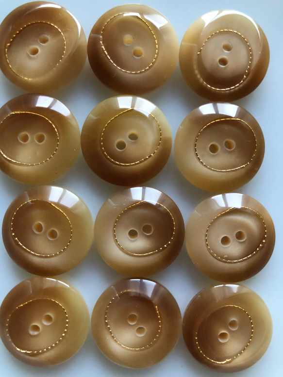 アンティーク ボタン 12個　ビンテージ 昭和 レトロ 個性的 ハンドメイド素材 日本製 ポップ アクセ ベージュ 5枚目の画像