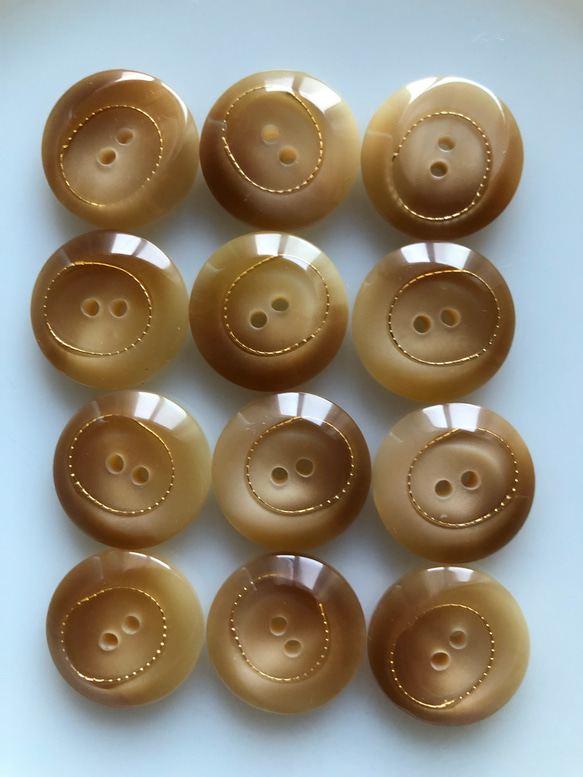 アンティーク ボタン 12個　ビンテージ 昭和 レトロ 個性的 ハンドメイド素材 日本製 ポップ アクセ ベージュ 2枚目の画像