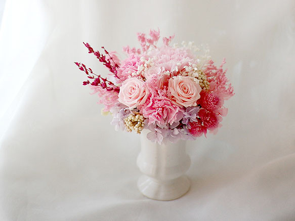 【母の日早割2025】ピンクのグラデーションが可憐な母の日アレンジ【送料半額】