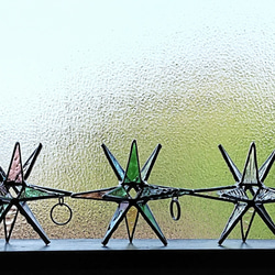 ステンドグラスのサンキャッチャー mini星型 置き用スタンド付き 春色・桜 揺れるstar（a) 9枚目の画像