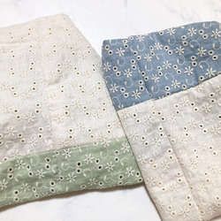 総刺繍レースダブルガーゼのバイカラースヌード（生成り×薄緑/生成り×水色）シングル、ねじりあり 8枚目の画像