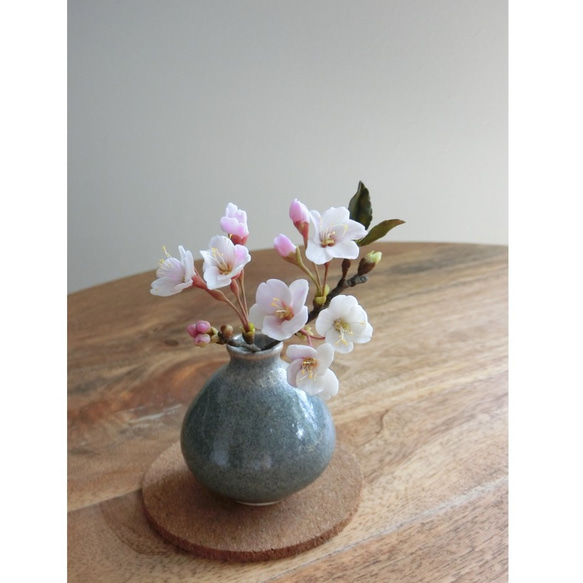 ✿【 粘土置物】「春の色々一輪挿し」桜・ムスカリ・水仙・スノーフレークの４種セット No.9 ／ 花瓶付き 10枚目の画像
