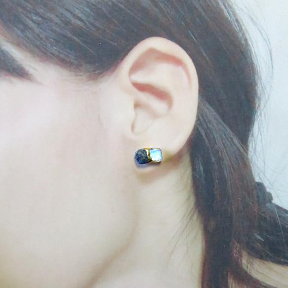 月灯りの夜＊Moon stone×Lapis Lazuli＊金継ぎピアス／M size 11枚目の画像