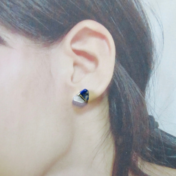 月灯りの夜＊Moon stone×Lapis Lazuli＊銀継ぎピアス／M size 5枚目の画像