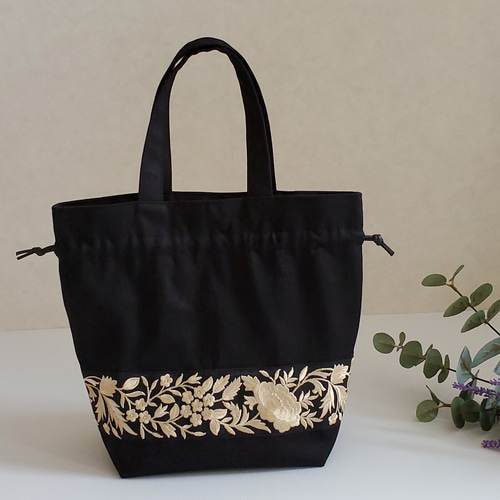 ロラライハリス(刺繍)楕円底巾着バッグ(保温保冷) ロラライハリス(刺繍)楕円底巾着バッグ(保温保冷)