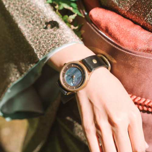 D*I様 時計 D*I様 時計 伝統工芸品 螺鈿(らでん)黒で作るハンドメイドウォッチ バー