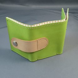 小さく持てるお札＋カード入れ、ミニ財布（黄緑、染料染め）植物タンニンなめし革製 7枚目の画像