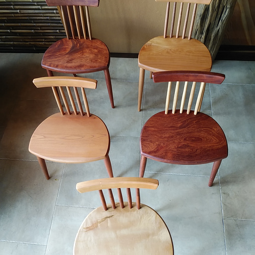 カバ桜▫木の椅子。 一枚板＊子供椅子＊スツール＊ディスプレイにも  