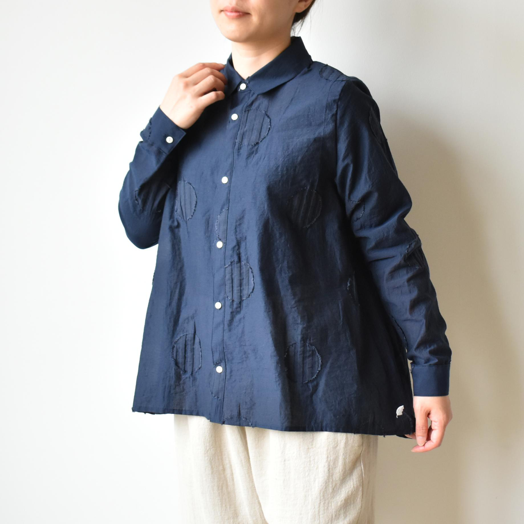 【bow.a】✨ボウエー　ジャガード　ピオニー　トップス　ブラウス　シャツ　黒 ドット柄が上品な大人のカットジャガードAラインブラウス