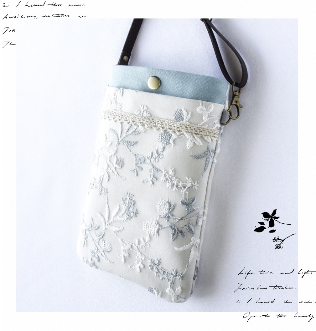 【美品✨人気/くま】ファミリア　ポシェット　サコッシュ　バッグ　グレー　ツイード