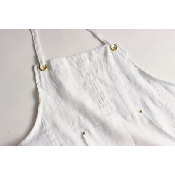 上質リネンエプロン【Eyelet switching apron】White 3枚目の画像