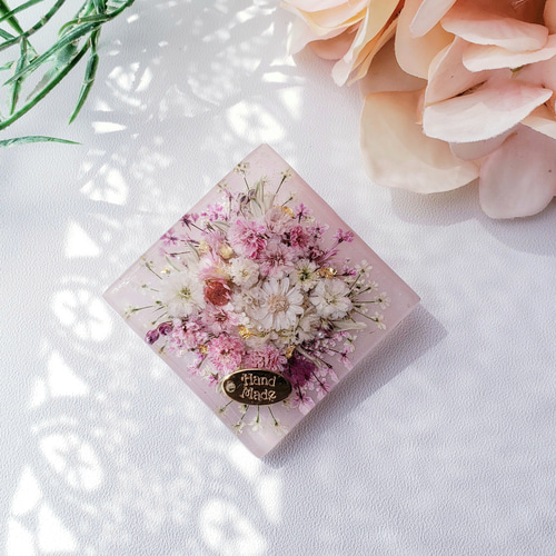 レジンお花のブローチ ピンク /レジンブローチ /ブローチ /ボタニカル /ドライフラワー ブローチ neruki お花のアクセサリー  通販｜Creema(クリーマ) 15743870