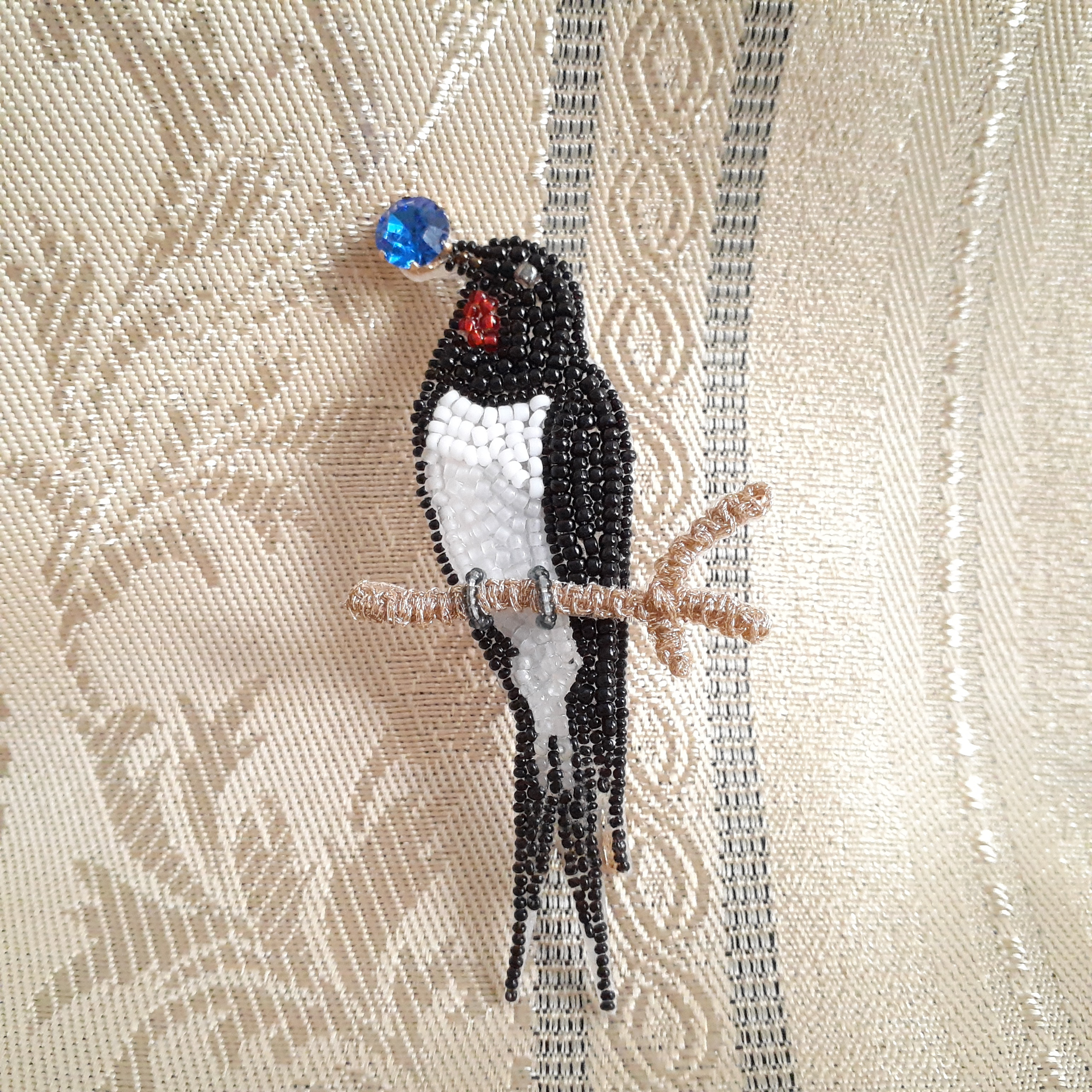 とまりぎつばめのブローチ＊オートクチュールビーズ刺繍