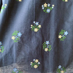 女士 Romanée 襯衫（花朵刺繡：海軍藍） 第4張的照片