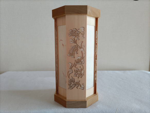 木と深山和紙の　木製　ランプ　宝相華 5枚目の画像