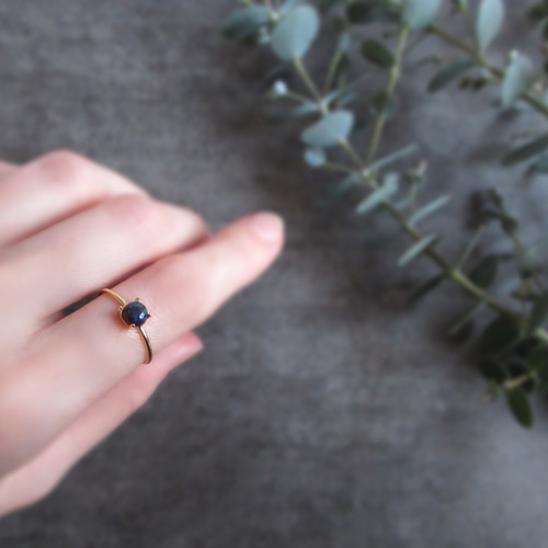 コメ粒のように小さなブラックオパールリング ブラックオパールリング(9.5ct)/ SV925 | su-py