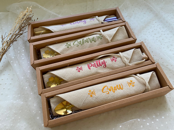 【TiNa】環境にやさしい食器バッグ 箸セット 箸 結婚 姉妹 贈り物 結婚祝い 刺繍 オーダーメイド 4枚目の画像