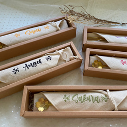 【TiNa】環境にやさしい食器バッグ 箸セット 箸 結婚 姉妹 贈り物 結婚祝い 刺繍 オーダーメイド 1枚目の画像