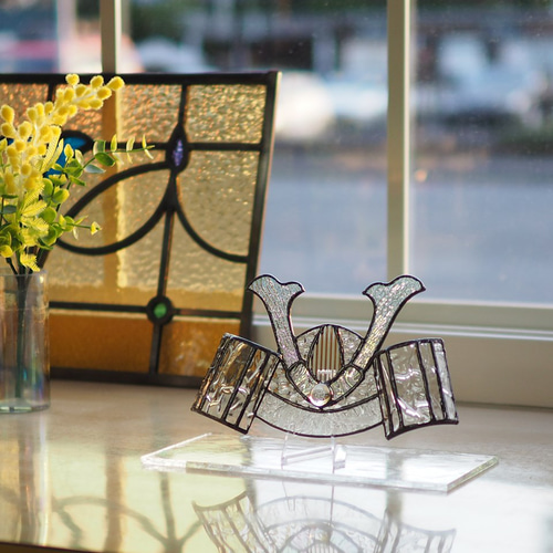 ステンドグラスの兜」こどもの日、端午の節句、透明、ガラス、かぶと