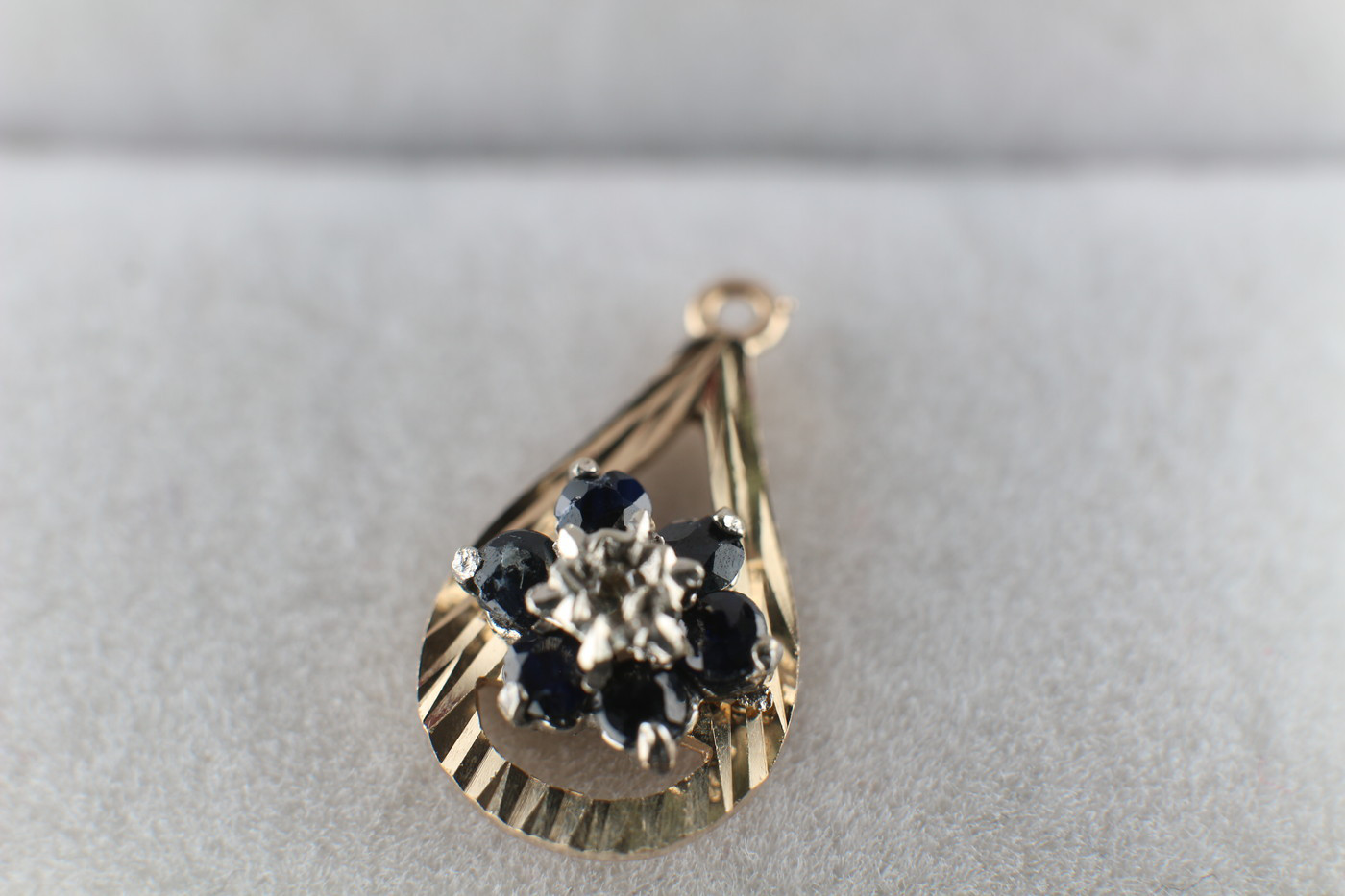 英国 ビンテージ ゴールド ペンダントトップ レディース 天然 サファイア ダイアモンド 宝石 純金率 375 J69