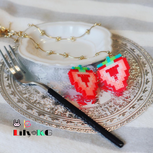 受注制作】乙女の果実ネックレス/ドット絵 ネックレス・ペンダント