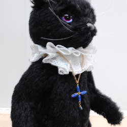 黒色の猫　レースの襟飾り 8枚目の画像