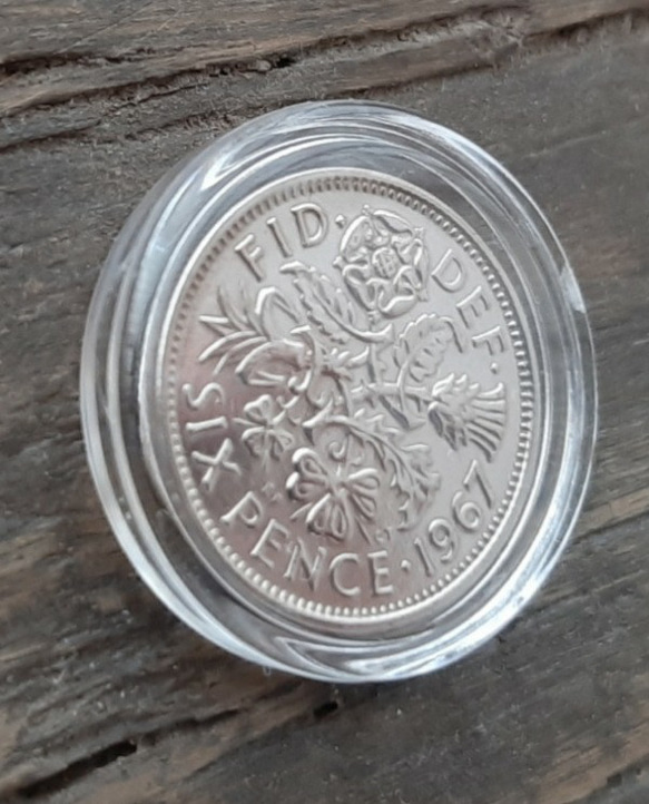 幸せのシックスペンス イギリス  ラッキー6ペンス 本物古銭英国コイン コインカプセル付き 美品です 19.5mm 6枚目の画像