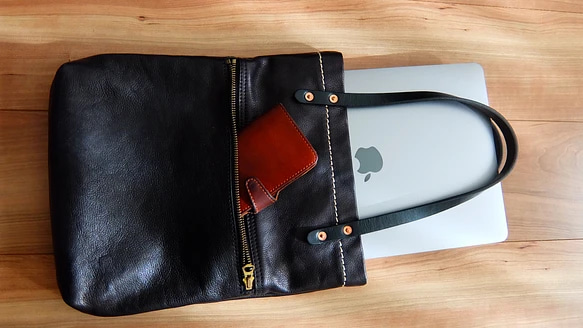 【全3色】レザートートバッグ S 長財布が入る 本革スリムトート 手提げ 無地 メンズ・レディース兼用 8枚目の画像