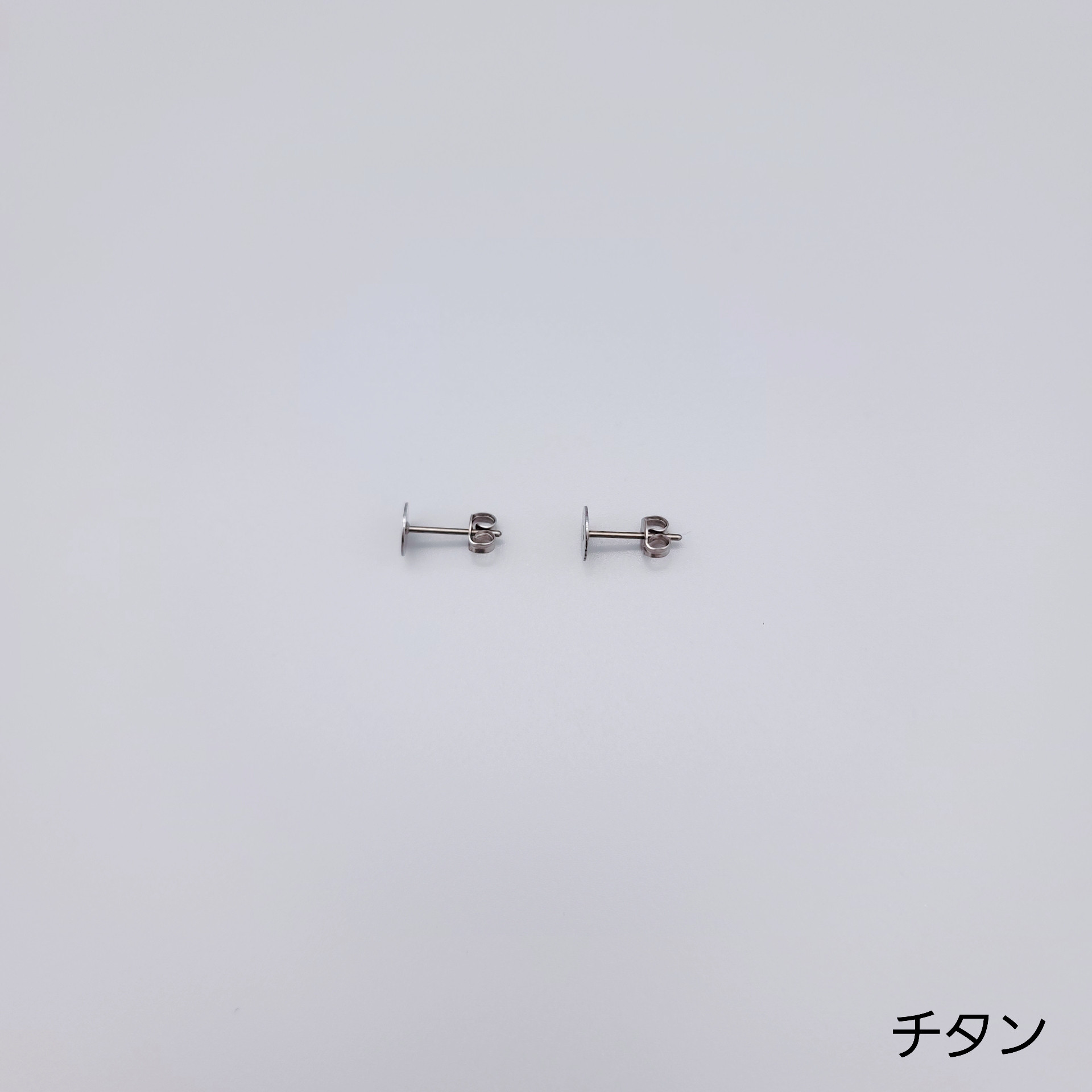 【pierce/earring】クールな丸ピアス/イヤリング[つや消しホワイト][オートクチュール刺繍]