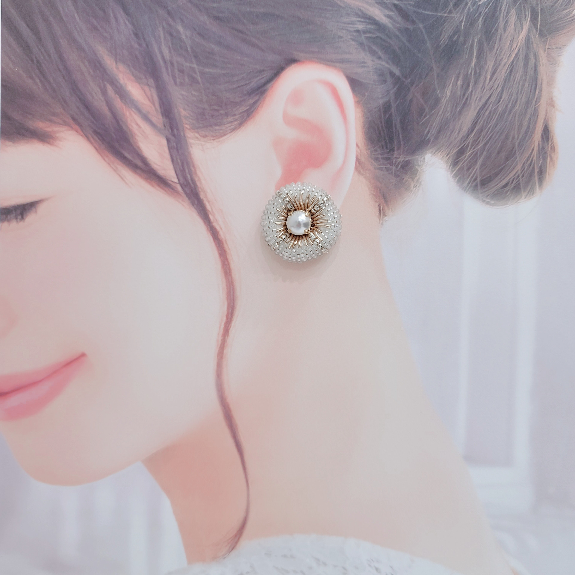 【pierce/earring】クールな丸ピアス/イヤリング[つや消しホワイト][オートクチュール刺繍]