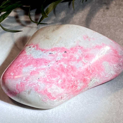 チューライト✨ ピンク 翡翠 原石 タンブル 桃簾石 その他置物 東洋