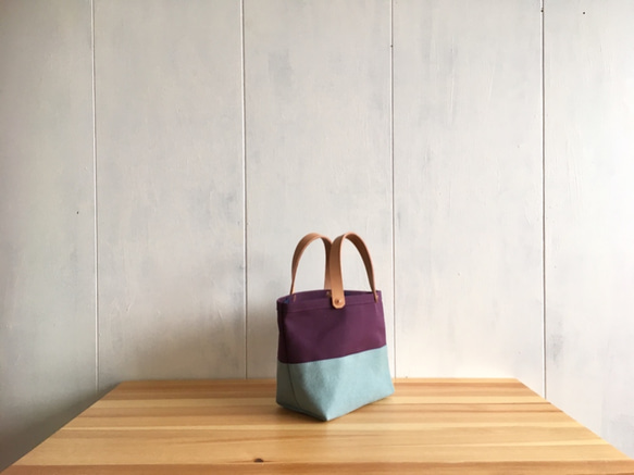 【受注製作】葡萄色と空色の小さな鞄 ヌメ革持ち手 3枚目の画像