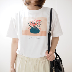 チューリップと壺　アート　Tシャツ　半袖　夏 7枚目の画像