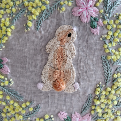 手刺繍*桜＆うさぎ＆ミモザのリース*リネン×リバティ「yoshie」カーキ