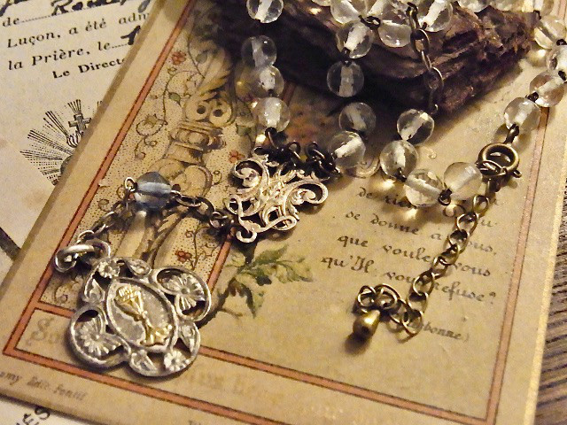 フランス アンティーク クリア ガラス ビーズ ロザリオ リメイク ネックレス メダイ 聖杯とホスチア シルバー