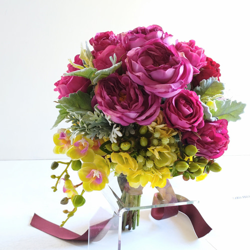 ウエディングブーケ(濃いピンクバラ煌めくイエローと華やかなピンク