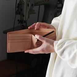 本革 シンプルハーフウォレット 二つ折り財布 ヌメ革 レディース メンズにも 男女兼用 ヌメ革 コンパクト W-342 4枚目の画像